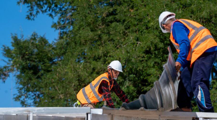 Professional residential roofers in Malta, IL